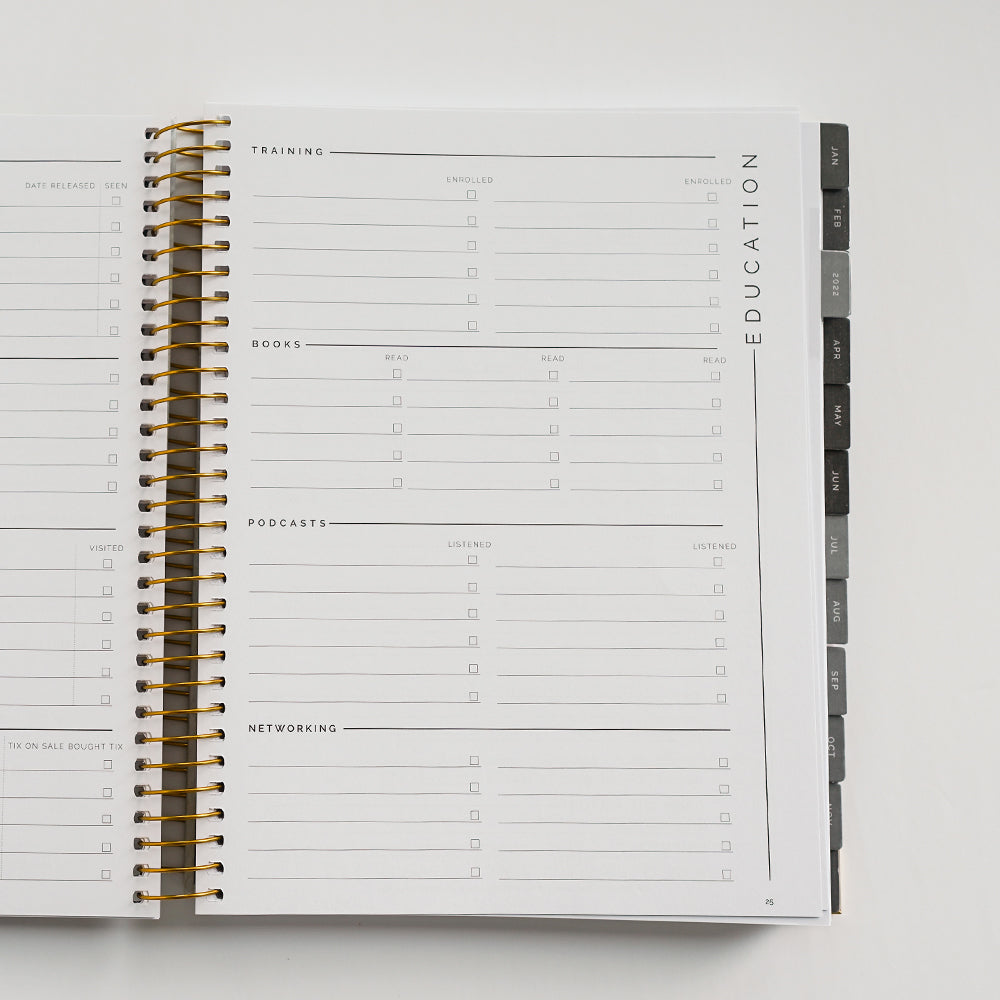 2025 STARTplanner Spiral Art Weekly (Dated)
